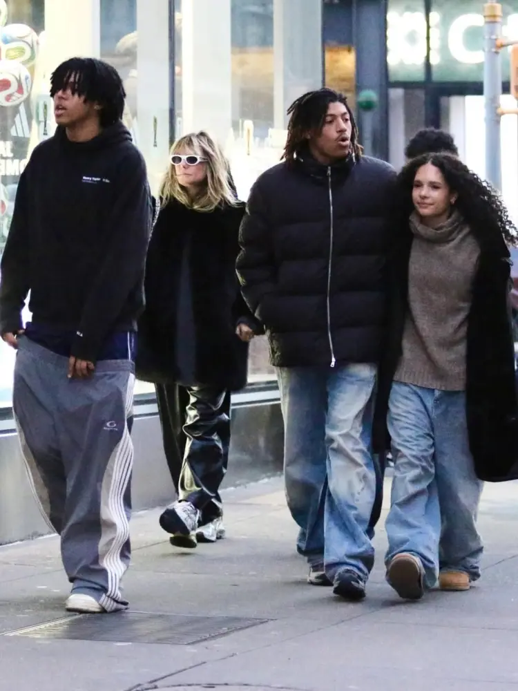 Heidi Klum ailəsi ilə gəzintidə...