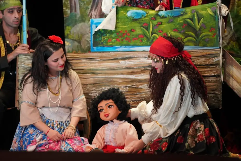 Kukla səhnəsinin “Qaraca qız”ı 