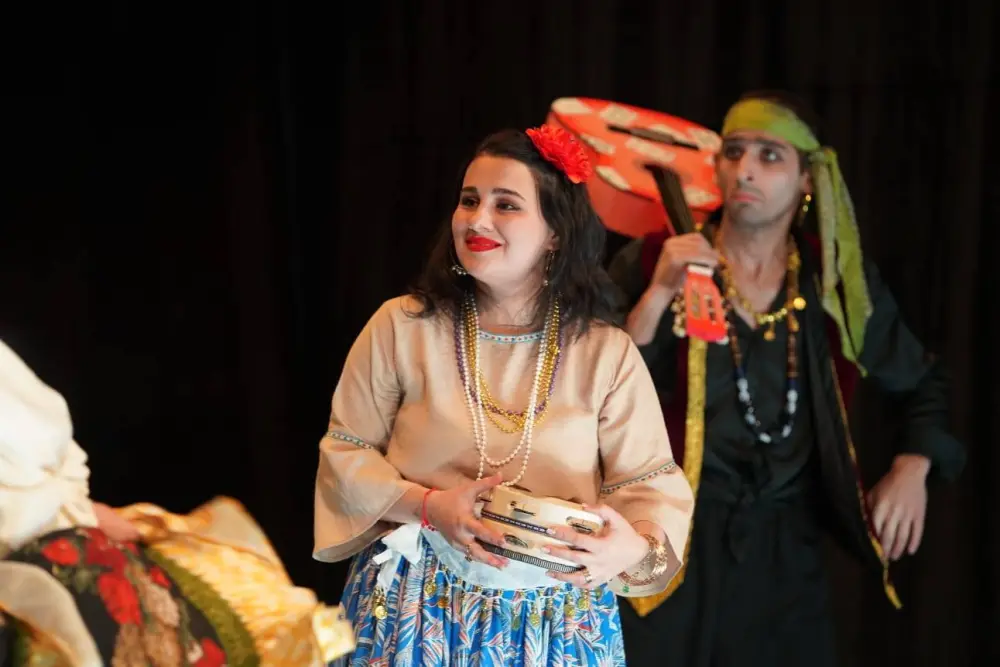 Kukla səhnəsinin “Qaraca qız”ı 