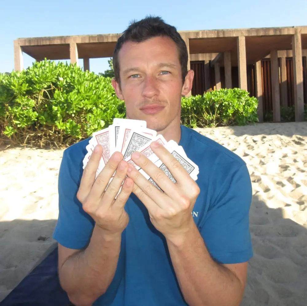 Dua Lipa nişanlısı ilə istirahətdə