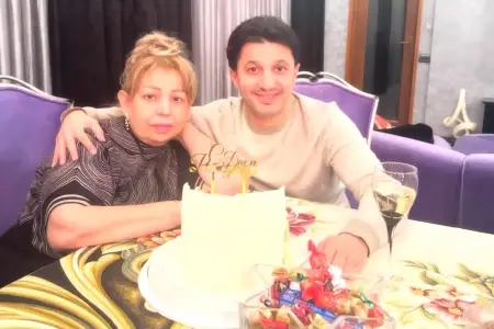 Xəyyam anasının ad gününü belə təbrik etdi