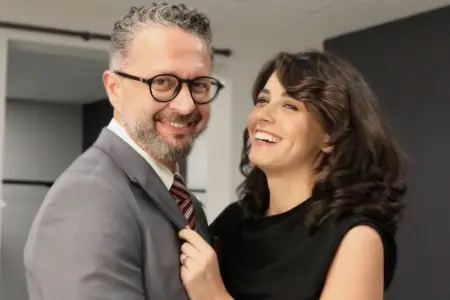 Məşhur aparıcı sevgilisinə evlilik təklif etdi