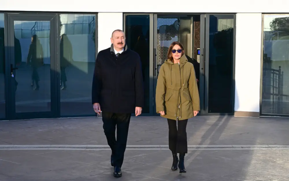 Prezidentlə xanımı Xankəndidə Zəfər parkının açılışında - Fotolar