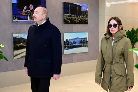 Prezidentlə xanımı Xankəndidə Zəfər parkının açılışında - Fotolar