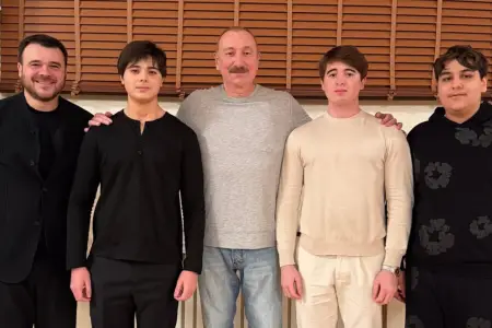 Emin Prezidentin ad günündən foto paylaşdı