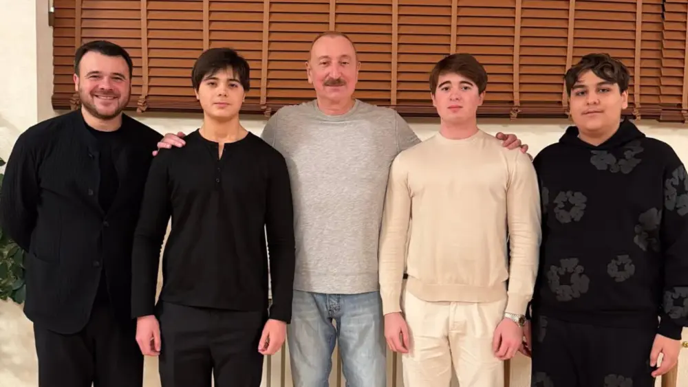 Emin Prezidentin ad günündən foto paylaşdı