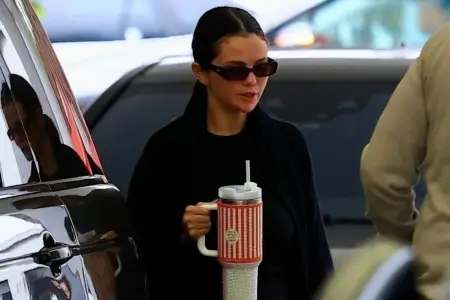 Selena belə görüntüləndi