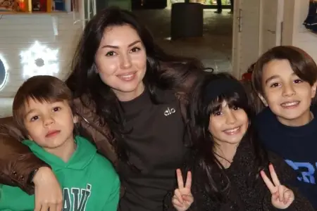 Safura övladları ilə