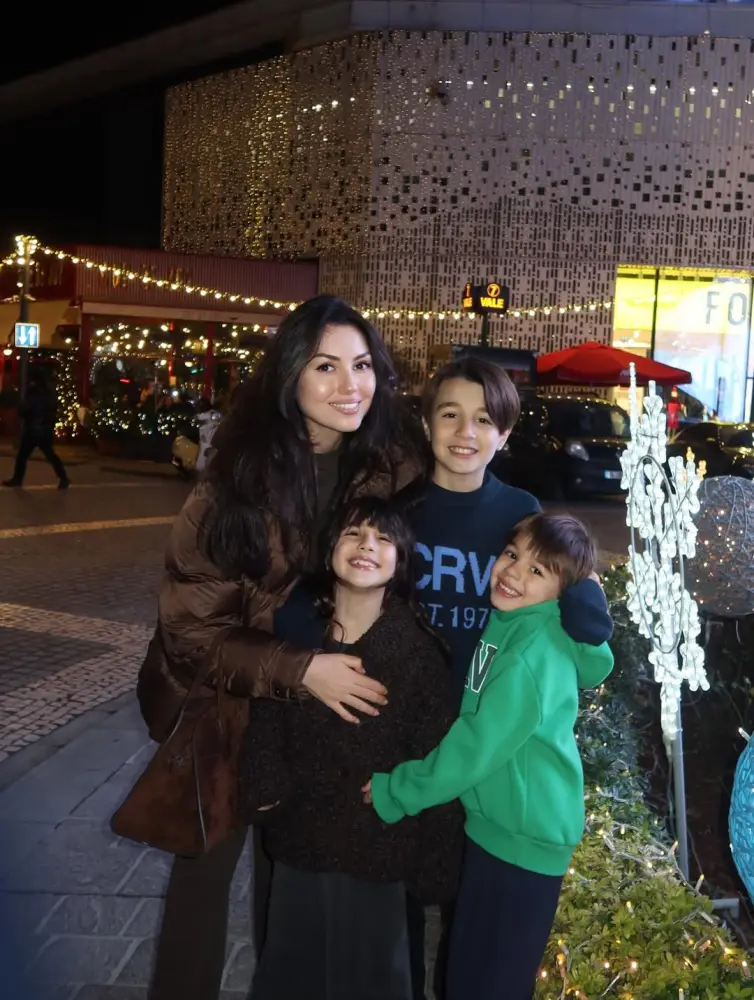 Safura övladları ilə