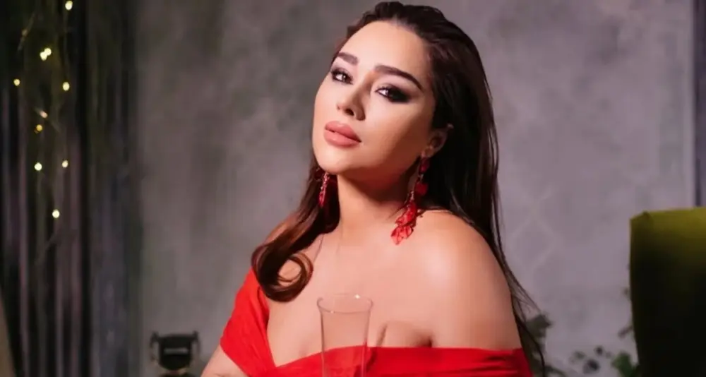 Xatirə Moskvada fotosessiya etdirdi