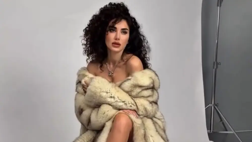 Mehin Dubayda fotosessiya etdirdi