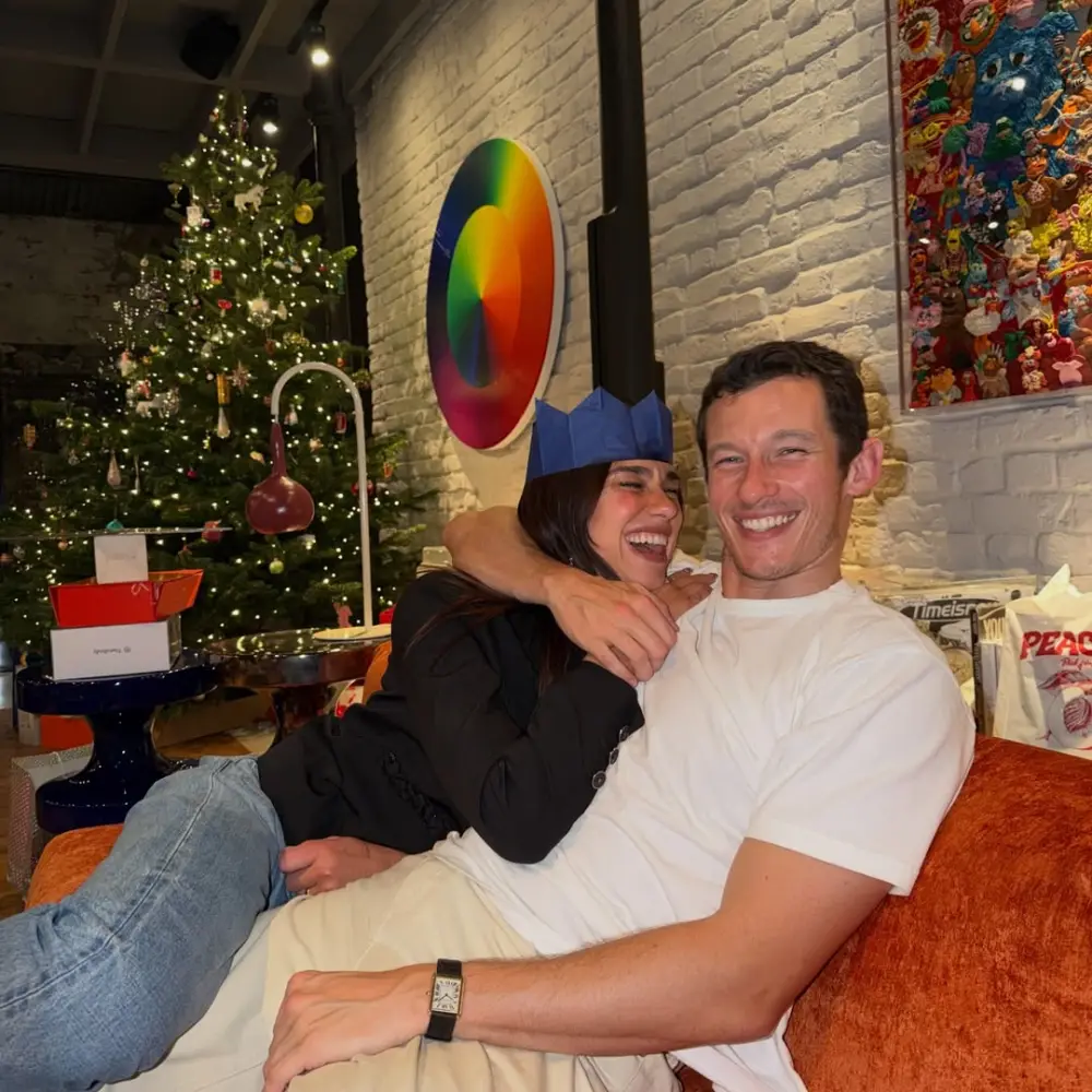 Dua Lipa Miladı belə qeyd etdi