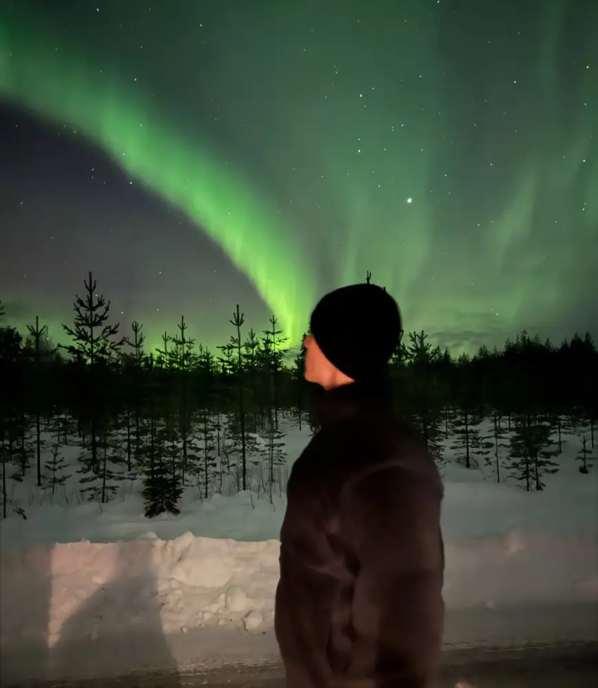 Arda Güler sevgilisi ilə şimal işıqlarını izlədi