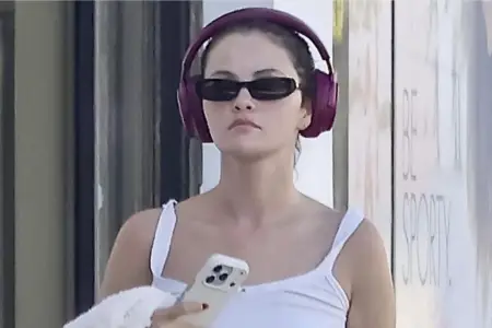 Selena paparazzilərin obyektivində