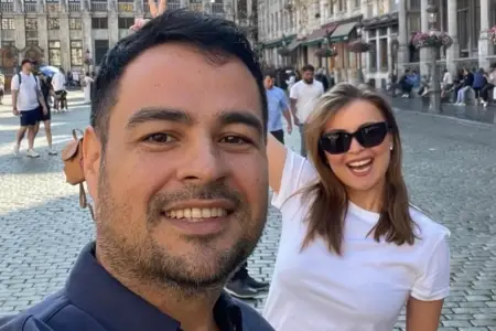 “Səni sevirəm, ad günün mübarək”