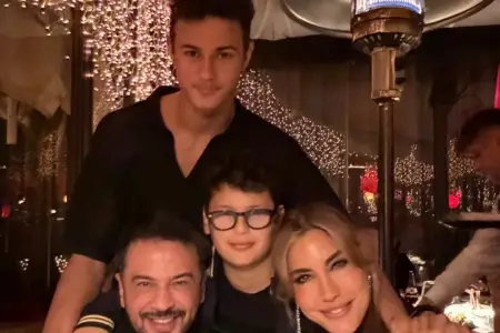 10 il əvvəl boşanan cütlük yenidən bir yerdə