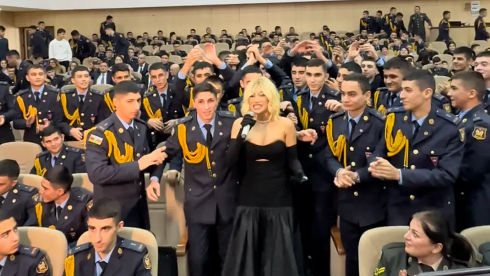 Röya Ayxan Hərbi Liseydə konsert verdi