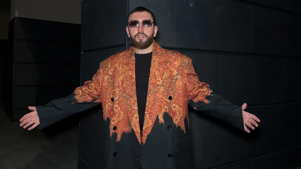 NURAN Xankədidə səhnəyə bu tərzdə çıxdı