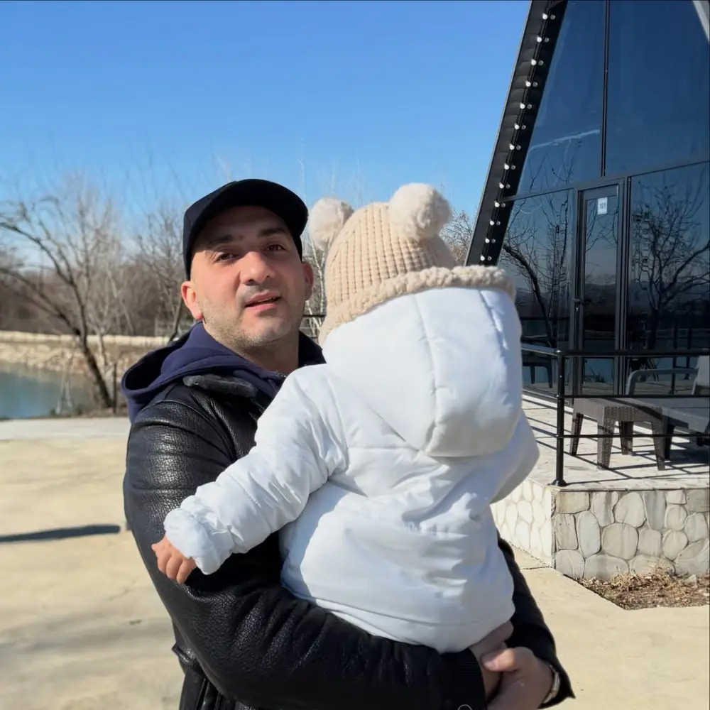 Nicatdan Yeni ildə qızı ilə foto