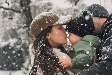 Kaanın Pınar və oğulları ilə paylaşımı 