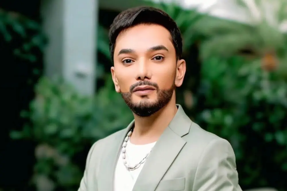 Nazirdən Xalq artistinə təbrik