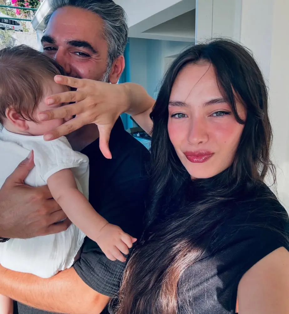 Ana olduqdan sonra ekranlardan uzaqlaşmışdılar...