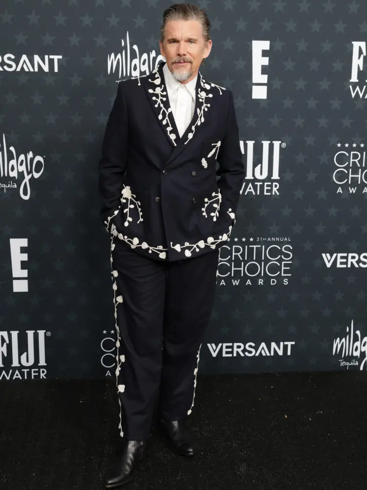 Qırmızı xalıda diqqət çəkənlər...