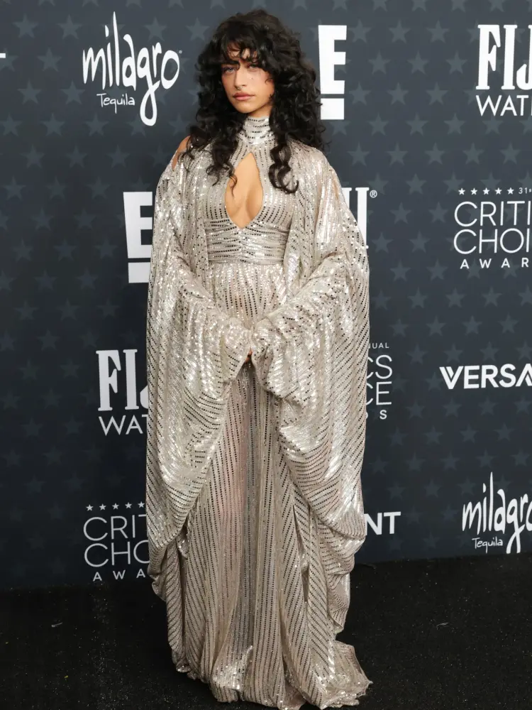 Qırmızı xalıda diqqət çəkənlər...