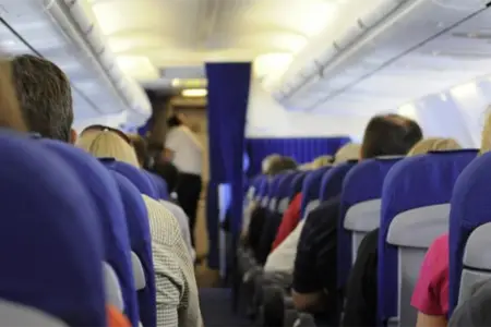 AZAL-ın təyyarəsinə girmək istədi, insident oldu - Rəsmi açıqlama