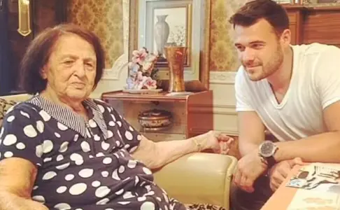 Emindən mərhum nənəsi ilə bağlı paylaşım