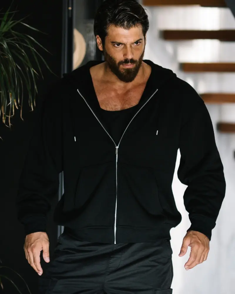 Can Yaman da saxlanıldı