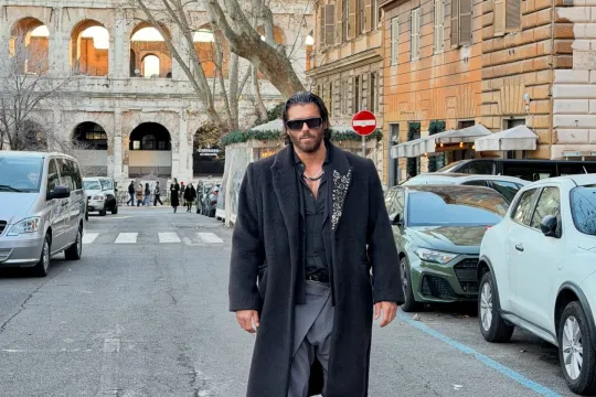 Sərbəst buraxılan Can Yaman İtaliyaya qayıtdı