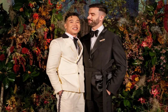 37 yaşlı aktyor həmcinsi ilə evləndi