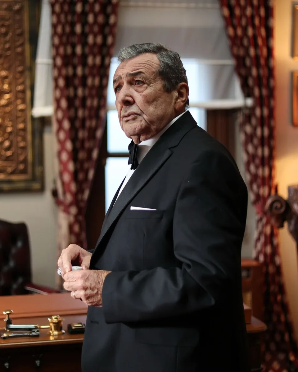 İlk bölümündə reytinqdə birinci oldu