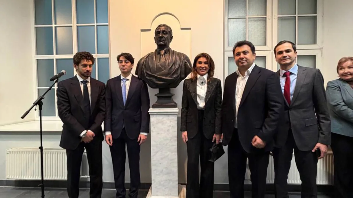 Sankt-Peterburq Universitetində akademik İlham Rəhimovun büstünün təntənəli açılışı keçirilib