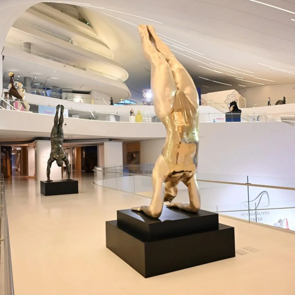 Prezidentin gəlini sərgidə - Fotolar