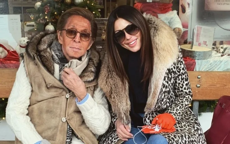 Azərbaycanlı model Valentino ilə fotosunu paylaşdı