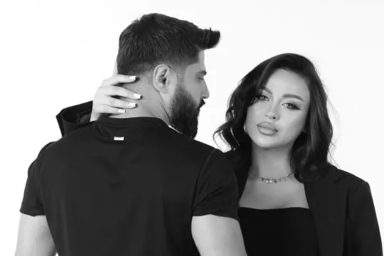 Müğənni ayrılıq qərarı aldığı xanımı ilə barışdı