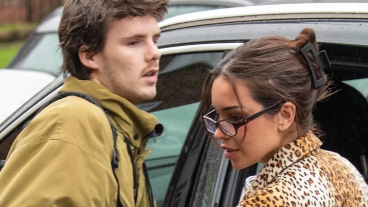 Kruz Bekhem 10 yaş böyük sevgilisi ilə görüntüləndi