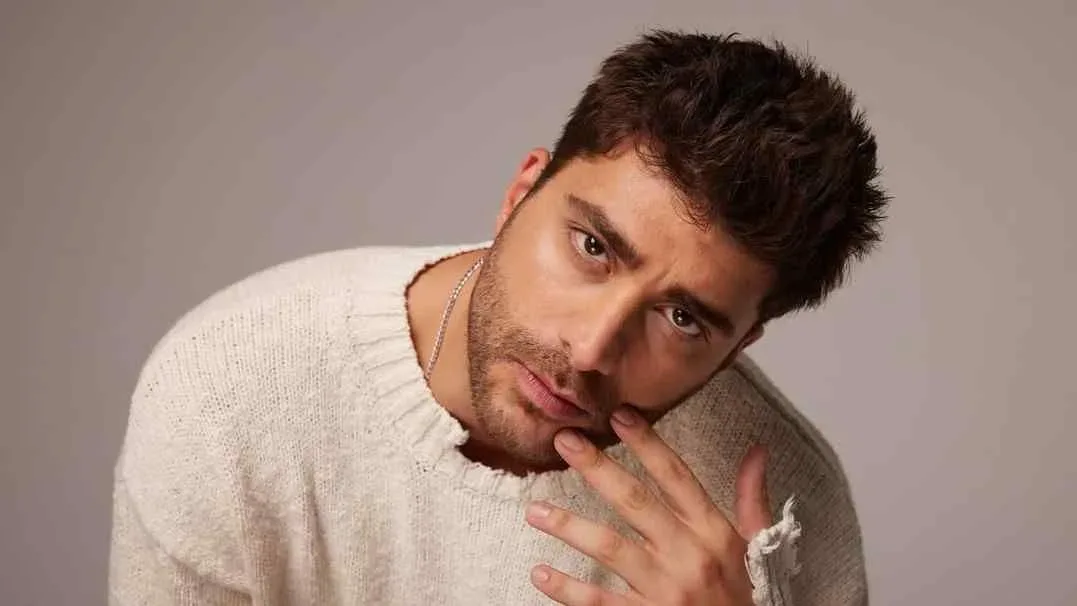 Komanda ilə ağlayaraq vidalaşdı