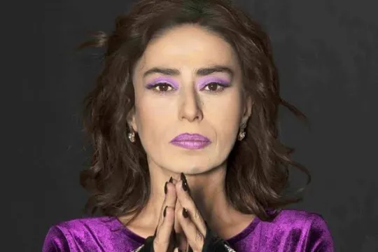 Yıldız Tilbe Vəfanı məhkəməyə verir