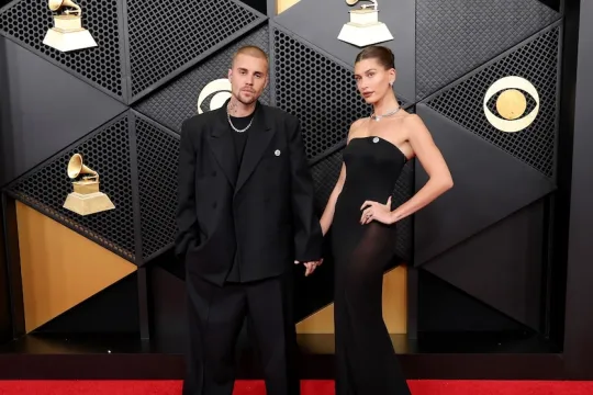 Castin və Heyli qırmızı xalıda…