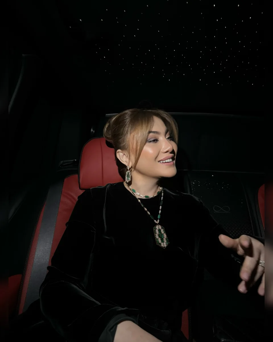 "Zaman bütün rəngləri soldura bilər..."