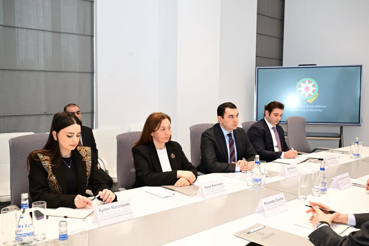 Nazir İtaliyanın ölkəmizdəki səfiri ilə görüşdü