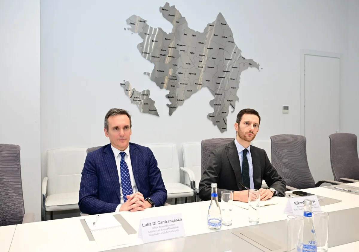 Nazir İtaliyanın ölkəmizdəki səfiri ilə görüşdü