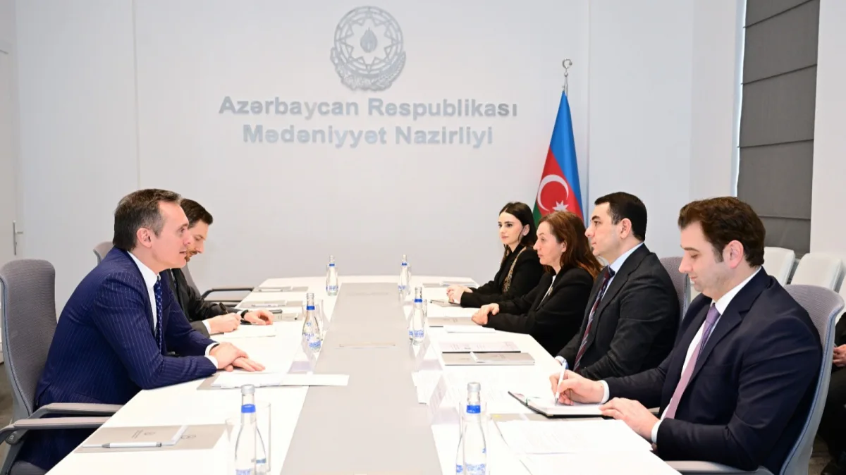 Nazir İtaliyanın ölkəmizdəki səfiri ilə görüşdü