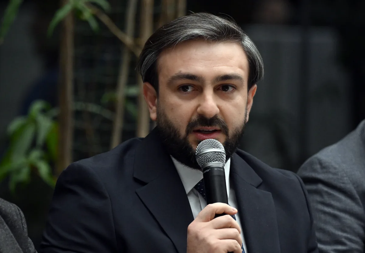 Nazir onlarla görüşdü