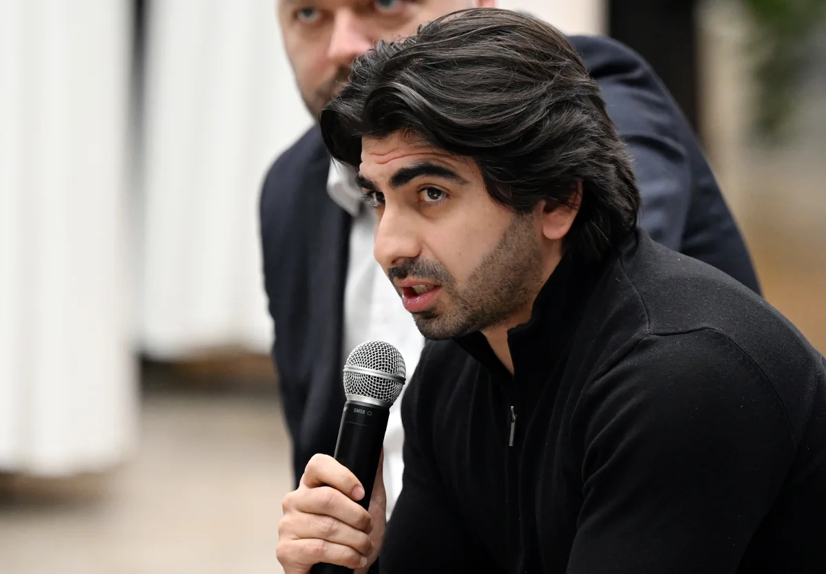 Nazir onlarla görüşdü