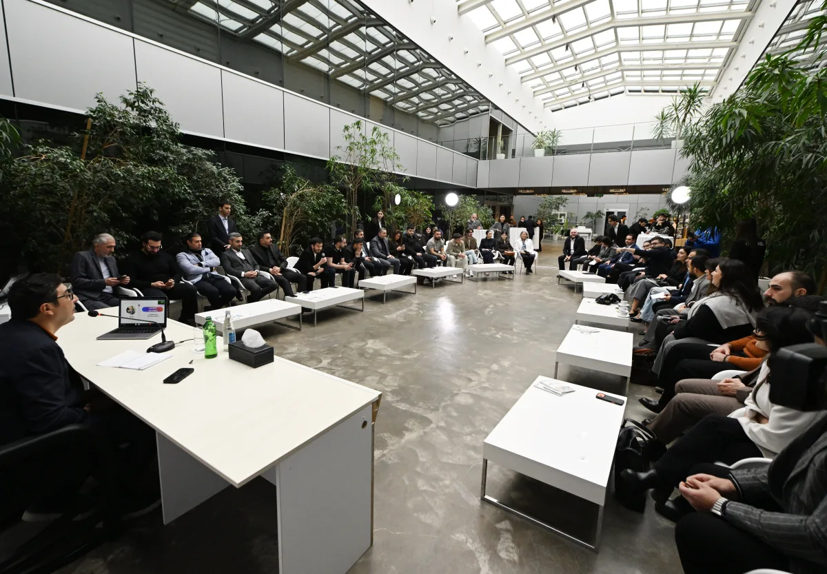 Nazir onlarla görüşdü