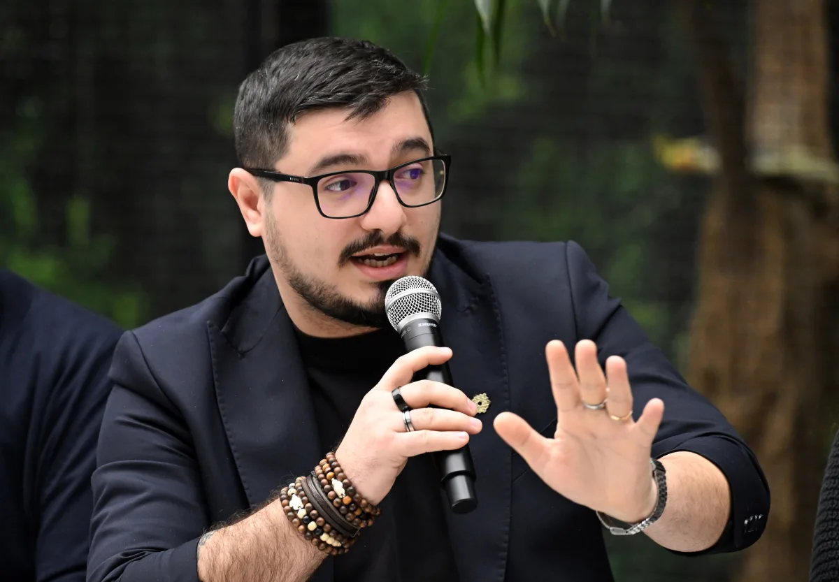 Nazir onlarla görüşdü